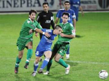 Λευκή ισοπαλία στο «Δασάκι» μεταξύ του Εθνικού Αχνας και του Αρη Λεμεσού