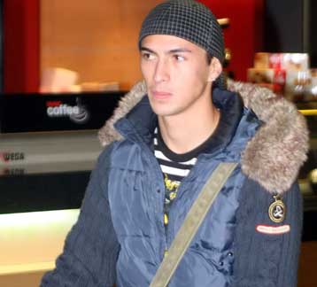 Με συμπτώματα γρίπης και μία αποσκευή… λιγότερη έφτασε ο Κριστιανό για τον ΠΑΟΚ