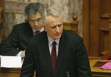 Στην Ολομέλεια της Βουλής το νομοσχέδιο για τις προσλήψεις στο δημόσιο τομέα