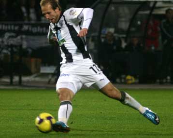 Σοκ με Μουσλίμοβιτς, ξανά ένα μήνα έξω ο Βόσνιος φορ