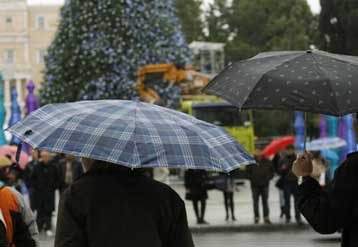 Κυκλοφοριακά προβλήματα στο Λεκανοπέδιο από τη βροχή – Ζημιές σε Σαμοθράκη, Ρόδο