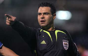 Ο Παμπορίδης σφυρίζει τον αγώνα Αρης-Ολυμπιακός