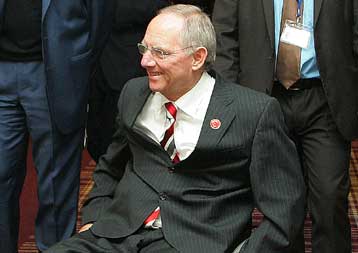 Ανήσυχος για την κατάσταση στην Ελλάδα δήλωσε ο Γερμανός υπουργός Οικονομικών