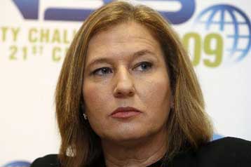 «Ευπρόσδεκτη» η Τζίπι Λίβνι στη Βρετανία διαβεβαιώνει «πυροσβεστικά» ο Μπράουν