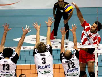 Καταιγιστικός ο Ολυμπιακός, 3-0 σετ την Τσέσκε Μπουντεγιόβιτσε