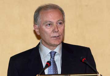 Θέμα υποβολής στην ΕΚΤ των ρυθμίσεων για τη ρευστότητα θέτει ο Γ.Προβόπουλος