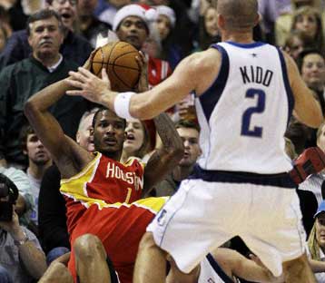 Οι Σίξερς «πέρασαν» από τη Βοστώνη