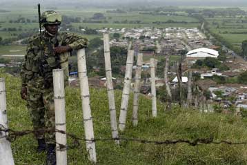 Νέα στρατιωτική βάση στη μεθόριο με τη Βενεζουέλα σχεδιάζει η Κολομβία