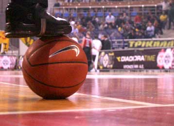 «Πάνθηρες» δάγκωσαν τον ΟΣΦΠ, «απόδραση» ΠΑΟΚ στα Τρίκαλα, νίκη η Ολύμπια