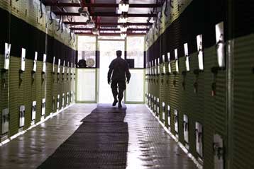 Δώδεκα κρατούμενους του Γκουαντάναμο έστειλαν οι ΗΠΑ στις πατρίδες τους