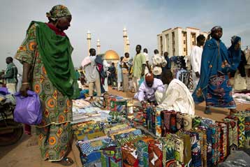 Σύγκρουση φορτηγού με τουλάχιστον 55 νεκρούς σε αγορά της Νιγηρίας