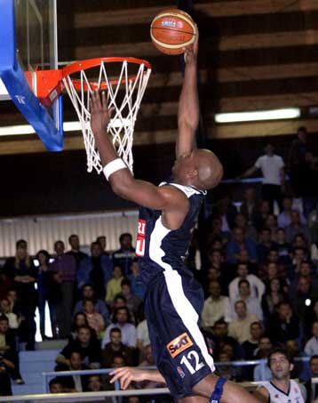 Νίκη του ΠΑΟΚ μετά… δακρύων στο κλειστό των Τρικάλων