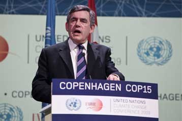 Μερικές χώρες «έθεσαν υπό ομηρία» τη διάσκεψη της Κοπεγχάγης, καταγγέλλει ο Μπράουν