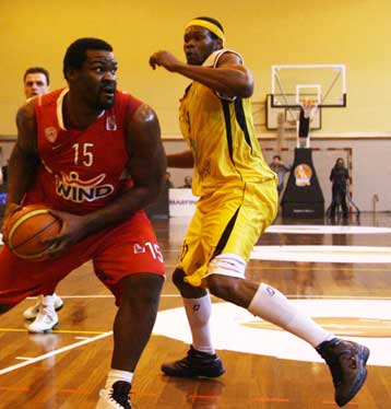 Ο Ηλυσιακός ανακοίνωσε την απόκτηση του Μάικ Μπέντον