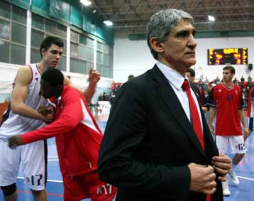 Ο Ολυμπιακός προσπαθεί να… ξεχάσει τον Πανιώνιο εν όψει του Κυπέλλου με τον Αρη