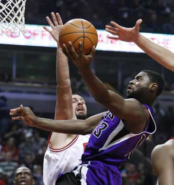 Βασιλική ανατροπή οι Κινγκς από το -35 επί των Μπουλς