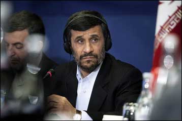 «Δεν σχεδιάζουμε κατασκευή πυρηνικής βόμβας» λέει ο Αχμαντινετζάντ