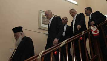 Επίσκεψη Παπανδρέου στο κέντρο σίτισης αστέγων του Δήμου Αθηναίων