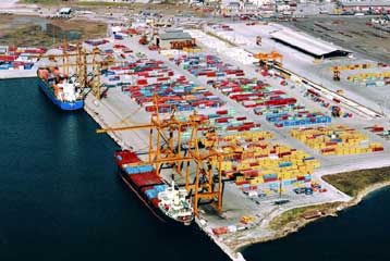 «Bουτιά» στις εξαγωγές διαπιστώνει ΣΕΒΕ και ζητά επειγόντως εθνική στρατηγική