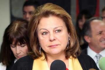 Δεν υπάρχει μέτωπο της υπουργού Οικονομίας με τις τράπεζες, λέει η κυβέρνηση