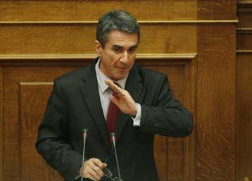 Υπό κατάρρευση το Ασφαλιστικό επανέλαβε από τη Βουλή ο Ανδρ.Λοβέρδος