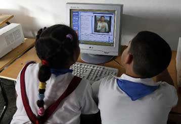 Γραμμή βοήθειας ΥποΣΤΗΡΙΖΩ για απεξάρτηση των παιδιών από το Διαδίκτυο