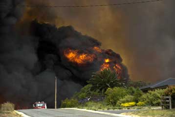 Μεγάλη πυρκαγιά κατακαίει δασική έκταση της νότιας Αυστραλίας