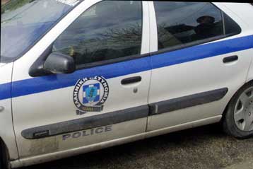 Σε διαθεσιμότητα αστυνομικός γιατί γρονθοκόπησε ιδιοκτήτη καταστήματος