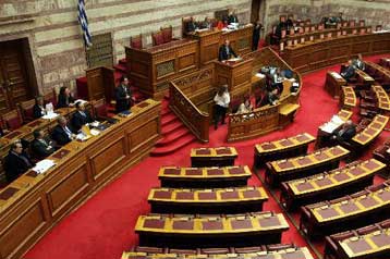 Τον προϋπολογισμό του 2010 ενέκρινε η Βουλή με την οικονομία σε ύφεση
