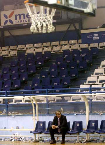 Ψυχραιμία ζητά ο Κακιούσης, επιβαρυντικό για τον Ηρακλή το φύλλο αγώνα