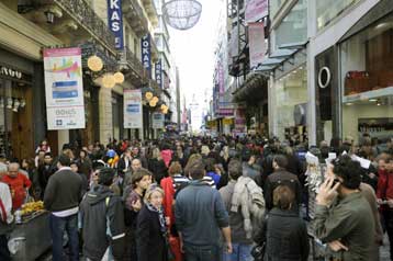 Το ωράριο των καταστημάτων την παραμονή των Χριστουγέννων