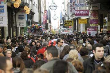 «Ναι» στη σύνδεση του αφορολόγητου ορίου με τις αποδείξεις, λέει η ΕΣΕΕ