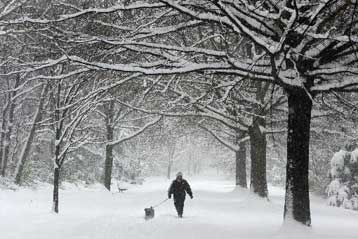 Χριστουγεννιάτικη χιονοθύελλα «τυλίγει» τις μεσοδυτικές Ηνωμένες Πολιτείες