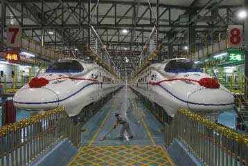 Η Κίνα απειλεί να ρίξει την Ιαπωνία από τη δεύτερη θέση της παγκόσμιας οικονομίας