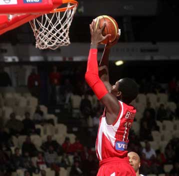 Διάστρεμμα ο Μπέβερλι, δεν παίζει κόντρα στο Περιστέρι