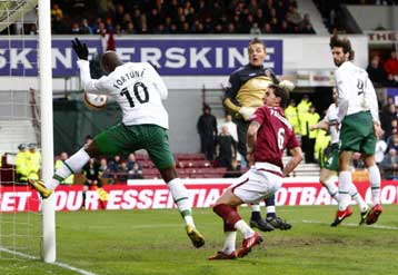 Εξακολουθεί να καταδιώκει τους Ρέιντζερς η Σέλτικ