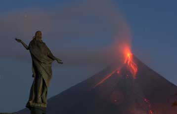 Συσσώρευση μάγματος στο ηφαίστειο Μαγιόν απειλεί με έκρηξη