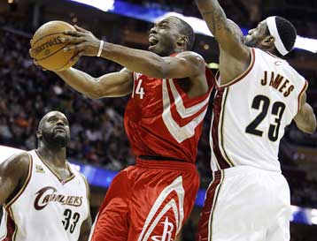 «Ρουκέτες» του ΛεΜπρόν στο Χιούστον, ήττα η Βοστόνη