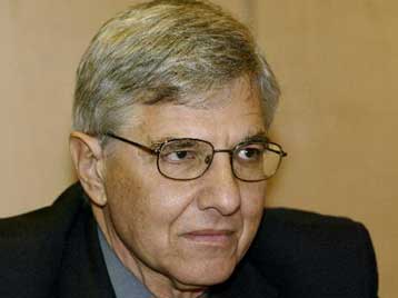 Μείωση 15% στο μισθό του προέδρου και του διευθύνοντος συμβούλου των ΕΛΠΕ