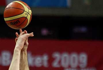 Νίκες για τους «αιώνιους» στο τελευταίο τζάμπολ του 2009