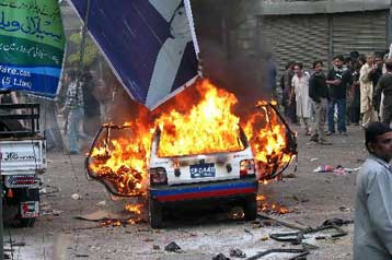 Δεκάδες νεκροί από επίθεση αυτοκτονίας σε πομπή σιιτών στο Πακιστάν