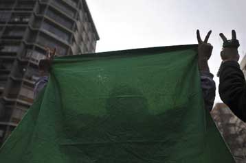 Επιφανή στελέχη των μεταρρυθμιστών συλλαμβάνει το καθεστώς Αχμαντινετζάντ