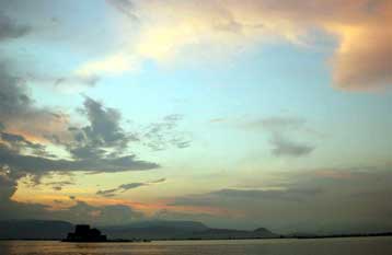 Υποδοχή του 2010 με ζέστη και βροχές