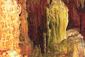 Σε τραγική κατάσταση το σπήλαιο της Παιανίας