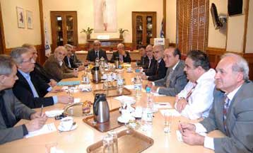 Αύξηση του κατώτατου μισθού στα 800 ευρώ διεκδικεί η ΓΣΕΕ στη συλλογική σύμβαση