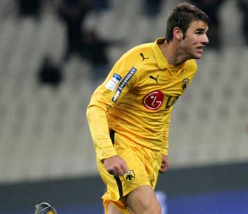 Τα βρίσκουν η ΑΕΚ με τον Ταχτσίδη που θα απαντήσει σε μία εβδομάδα