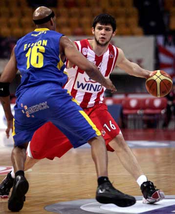 Ο Ολυμπιακός πάει για χαρούμενη πρωτοχρονιά, αλλά και με… ερωτηματικά