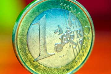 Δοκιμασία για το ευρώ χώρες όπως η Ελλάδα, εκτιμούν Ευρωπαίοι οικονομολόγοι