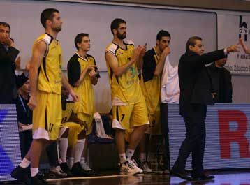 Ο Ηλυσιακός ήταν… καβαλάρης στο κλειστό της Καλαμίτσας