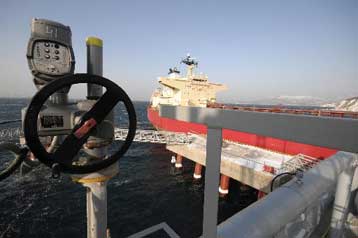 Πάνω από τα 79 δολάρια η τιμή του αργού πετρελαίου